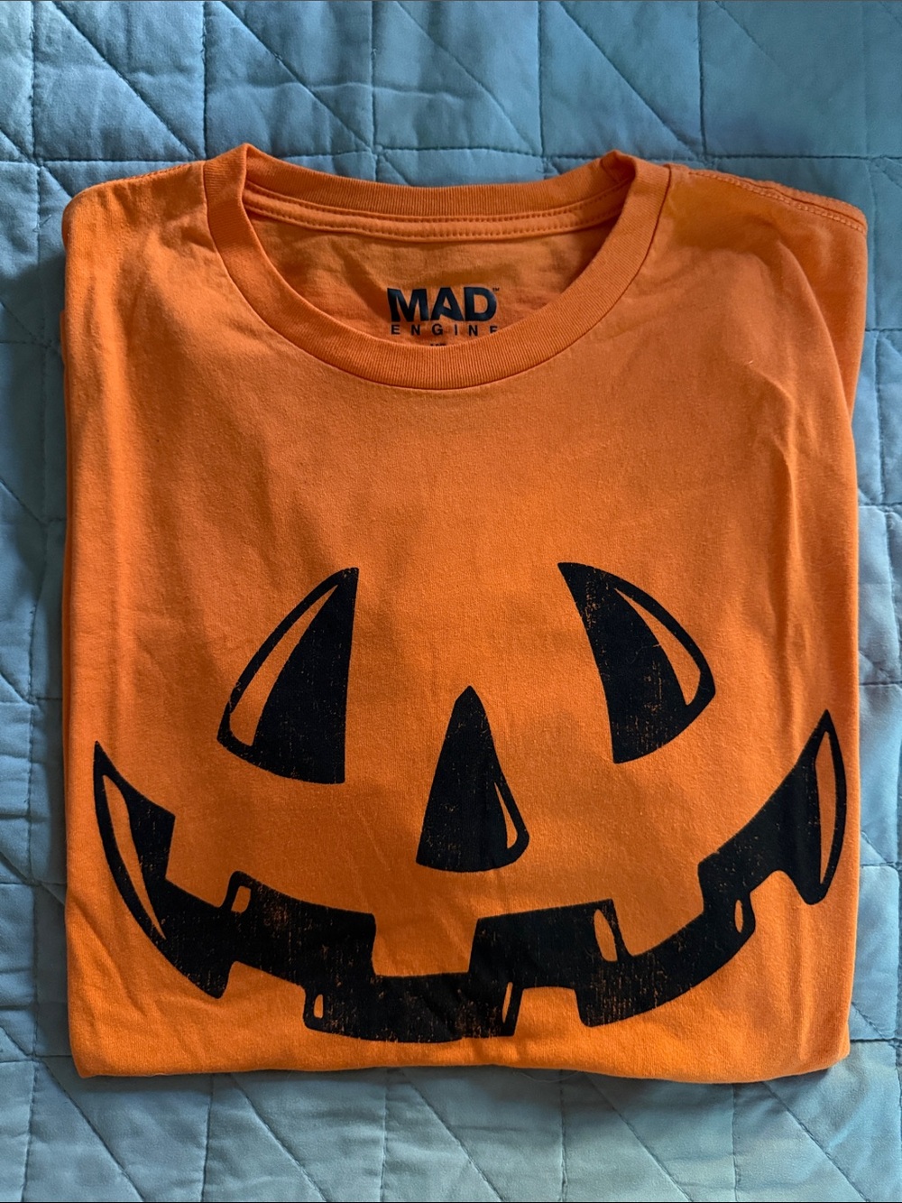 Mad Engine Men’s Orange Jack-O-Lantern Pumpkin Halloween Short Sleeve Tee